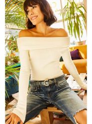 Olalook Sweter w kolorze kremowym rozmiar: onesize. Brązowe swetry Olalook, bez wzorów, bez ramiączek. Za 39.95 zł.