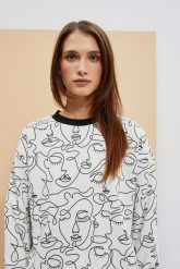 Bluza z nadrukiem. Bluzy MOODO, s, bez wzorów, z bawełny, bez kaptura. W wyprzedaży za 59.99 zł.