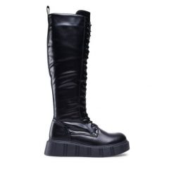 Kozaki Jenny Fairy. Czarne kozaki Jenny Fairy, bez wzorów, bez obcasa, na płaskiej podeszwie, bez zapięcia. Za 249.99 zł.