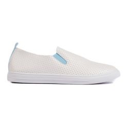 Ażurowe trampki slip on biało-niebieskie białe. Białe trampki w ażurowe wzory, bez zapięcia. Za 86.94 zł.