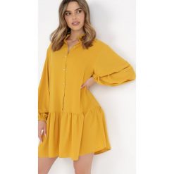 Żółta Sukienka Amarheis. Żółte sukienki Born2be, l, bez wzorów, bez kołnierzyka, bez ramiączek, mini. W wyprzedaży za 50.99 zł.