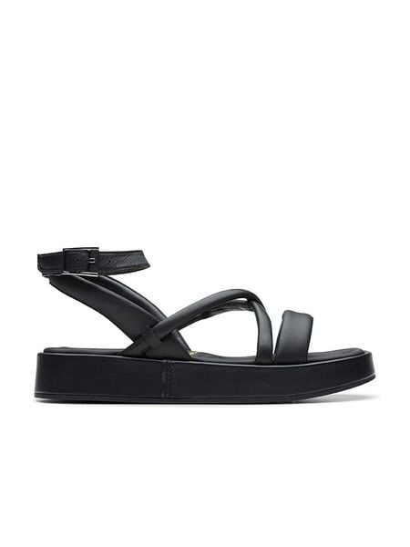 Clarks Skórzane sandały "Alda Cross" w kolorze czarnym rozmiar: 39,5. Czarne sandały Clarks, bez wzorów, klasyczne, z otwartym noskiem, bez obcasa, bez zapięcia. Za 140.53 zł.