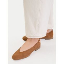 Baleriny Lasocki. Brązowe baleriny Lasocki, bez wzorów, bez obcasa, bez zapięcia. Za 159.99 zł.