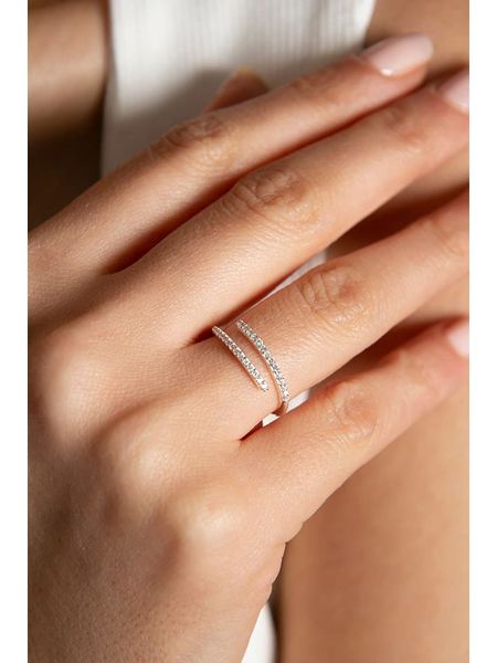 Lodie Silver Srebrny pierścionek z cyrkoniami rozmiar: onesize. Szare pierścionki Lodie Silver, z cyrkonią, srebrne. Za 57.20 zł.