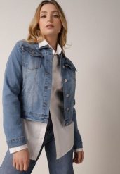 Jasnoniebieska Jeansowa Kurtka z Przetarciami i Kieszeniami z Klapami Hazelle. Niebieskie kurtki Born2be, l, bez wzorów, z jeansu, klasyczne, bez kaptura. Za 139.99 zł.