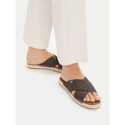 Klapki MICHAEL Michael Kors. Brązowe klapki MICHAEL Michael Kors, bez wzorów, bez obcasa, bez zapięcia. Za 337.99 zł.