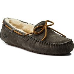Kapcie UGG - W Dakota 5612 W/Pwtr. Kapcie marki UGG. Za 469.00 zł.