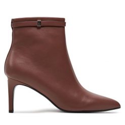 Botki Calvin Klein. Brązowe botki Calvin Klein, bez wzorów, bez obcasa, na szpilce, bez zapięcia. Za 569.99 zł.