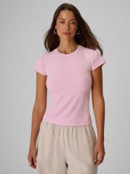 4F T-shirt slim gładki damski - różowy XS. Czerwone t-shirty 4f, xs, bez wzorów, z tkaniny, klasyczne, bez kołnierzyka, bez ramiączek. Za 69.99 zł.