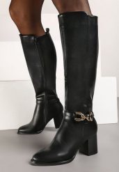 Czarne Eleganckie Kozaki na Słupku z Ozdobnym Detalem przy Cholewce Resini. Czarne kozaki Born2be, bez wzorów, z jeansu, eleganckie, bez obcasa, na obcasie, bez zapięcia. Za 149.99 zł.