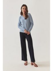 TATUUM Sweter w kolorze błękitnym rozmiar: S. Niebieskie swetry Tatuum, s, bez wzorów, ze splotem, bez ramiączek. Za 157.73 zł.