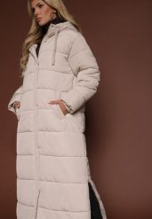 Jasnobeżowa Prosta Kurtka z Pikowanymi Przeszyciami i Kapturem Acaite. Brązowe kurtki Renee, l, bez wzorów, z jeansu, eleganckie. Za 259.99 zł.