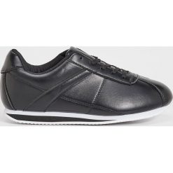 Sportowe buty - Czarny. Buty sportowe lifestyle marki Sinsay. Za 99.99 zł.