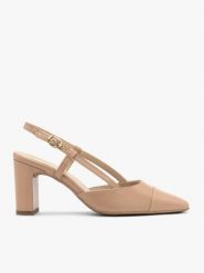 Beżowe czółenka typu slingback. Brązowe czółenka Brawo sp. z o.o., bez wzorów, ze skóry, z okrągłym noskiem, bez obcasa, na słupku, bez zapięcia. Za 379.99 zł.