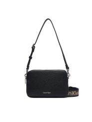 Calvin Klein Torebka Webbing 2X Strap Camera Bag LV04F3656G Czarny. Czarne listonoszki Calvin Klein, bez wzorów, ze skóry, bez dodatków. Za 409.99 zł.
