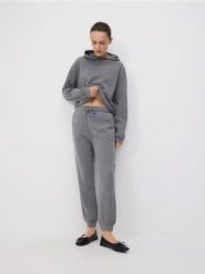 Bluza oversize z kapturem - ciemnoszary. Szare bluzy Reserved, l, bez wzorów, z bawełny, bez ramiączek, z kapturem. W wyprzedaży za 89.99 zł.