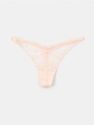 Koronkowe stringi - różowy. Czerwone stringi Sinsay, bez wzorów, z koronki. Za 12.99 zł.