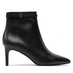 Botki Calvin Klein. Czarne botki Calvin Klein, bez wzorów, bez obcasa, na szpilce, bez zapięcia. Za 519.99 zł.