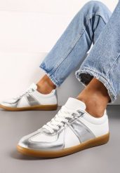 Srebrno-Białe Sneakersy Tenisówki z Ozdobnymi Przeszyciami Sumina. Białe trampki Renee, bez wzorów, z materiału, bez zapięcia. W wyprzedaży za 63.99 zł.