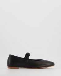 KLASYCZNE BALERINY 69722Y8004 BLACK. Czarne baleriny Venezia, bez wzorów, ze skóry, klasyczne, bez obcasa, bez zapięcia. Za 229.00 zł.