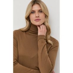Max Mara Leisure sweter wełniany damski kolor brązowy lekki z golfem. Brązowe swetry Max Mara Leisure, m, bez wzorów, z dzianiny, bez ramiączek. Za 959.99 zł.