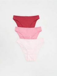 Bawełniane majtki figi 3 pack - czerwony. Czerwone figi Reserved, bez wzorów, z bawełny. W wyprzedaży za 39.99 zł.