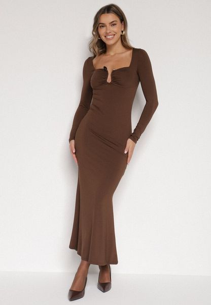 Brązowa Koktajlowa Sukienka z Wiskozą i Metaliczną Ozdobą Refare. Brązowe sukienki Born2be, na imprezę, s, z aplikacjami, z wiskozy, eleganckie, bez kołnierzyka, bez ramiączek. Za 129.99 zł.