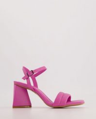 RÓŻOWE SANDAŁY 675141613 FUXIA. Czerwone sandały Venezia, bez wzorów, ze skóry, bez obcasa, bez zapięcia. Za 319.00 zł.