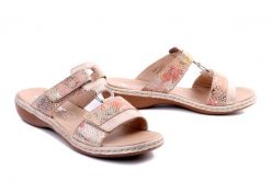 RIEKER 659X6-90 pink, klapki damskie. Czerwone klapki Rieker, bez wzorów, bez obcasa, bez zapięcia. Za 319.90 zł.