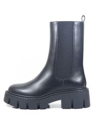 GAP Botki w kolorze czarnym na obcasie rozmiar: 37. Czarne botki GAP, bez wzorów, eleganckie, bez obcasa, na obcasie, bez zapięcia. Za 194.95 zł.