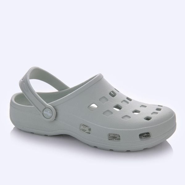 Klapki damskie Lemigo lemigoose. Białe klapki Lemigo, bez wzorów, z tworzywa sztucznego, biznesowe, bez obcasa, bez zapięcia. Za 55.00 zł.