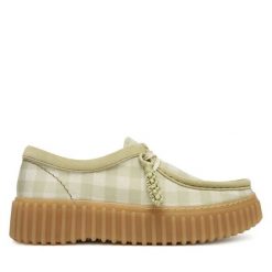 Półbuty Clarks. Zielone półbuty wsuwane Clarks, bez wzorów, bez obcasa, na płaskiej podeszwie. Za 519.99 zł.