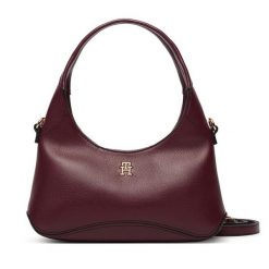 Torebka Tommy Hilfiger. Czerwone torebki klasyczne Tommy Hilfiger, bez wzorów, klasyczne, bez dodatków. Za 449.99 zł.