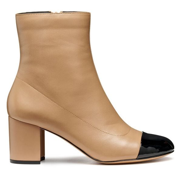 Botki Geox. Brązowe botki Geox, bez wzorów, bez obcasa, na słupku, bez zapięcia. Za 539.99 zł.