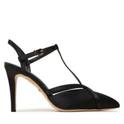 Sandały Guess. Czarne sandały Guess, z aplikacjami, bez obcasa, na szpilce, bez zapięcia. Za 799.99 zł.