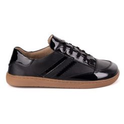 Sneakersy barefoot damskie Kaia Olivier – anatomiczne buty skórzane czarny floter z lakierem czarne. Czarne buty treningowe bez wzorów, z lakierowanej skóry, bez zapięcia, trekkingowe. Za 438.49 zł.