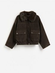 Kurtka z futrzanym kołnierzem - ciemnobrązowy. Brązowe kurtki Reserved, l, bez wzorów, z futra, bez kaptura. Za 279.99 zł.