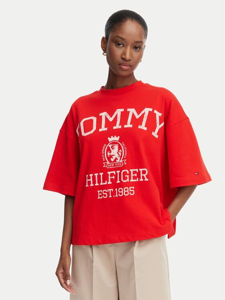 Tommy Hilfiger T-Shirt Varsity Crest WW0WW50940 Czerwony Oversize. Czerwone t-shirty Tommy Hilfiger, m, bez wzorów, z bawełny, bez kołnierzyka, bez ramiączek. Za 329.99 zł.