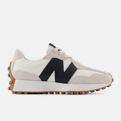 Buty damskie New Balance 327 beżowe. Brązowe buty do biegania New Balance, bez wzorów, z materiału, bez zapięcia, do biegania. Za 615.00 zł.
