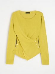 Sweter z ozdobnym zapięciem z domieszką wełny - zielony. Zielone swetry Sinsay, l, bez wzorów, z wełny, bez ramiączek. Za 49.99 zł.