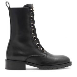 Botki Eva Minge. Czarne botki Eva Minge, bez wzorów, bez obcasa, na płaskiej podeszwie, bez zapięcia. Za 479.00 zł.