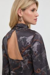 Guess bluzka damska kolor szary wzorzysta. Szare bluzki Guess, l, z aplikacjami, bez kołnierzyka, bez ramiączek. W wyprzedaży za 292.99 zł.