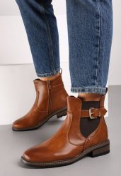 Jasnobrązowe Botki Sztyblety z Paseczkiem i Elastyczną Wstawką Irivellea. Brązowe botki Born2be, bez wzorów, eleganckie, bez obcasa, na płaskiej podeszwie, bez zapięcia. W wyprzedaży za 97.49 zł.