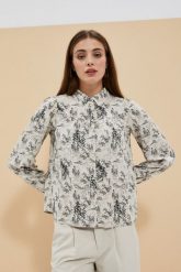 Wzorzysta koszula w kolorze beżowym. Brązowe koszule MOODO, m, bez wzorów, z wiskozy, bez kołnierzyka, bez ramiączek. W wyprzedaży za 35.99 zł.