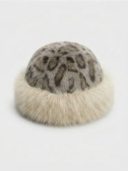 Dwuwarstwowy kapelusz bucket hat ze sztucznego futra - wielobarwny. Kapelusze Sinsay, bez wzorów. Za 15.99 zł.