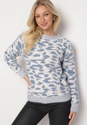 Szaro-Niebieski Sweter z Wełną o Klasycznym Kroju Zdobiony Wzorem w Cętki Zinarisa. Niebieskie swetry Born2be, na zimę, l, z aplikacjami, z wełny, klasyczne, bez ramiączek. W wyprzedaży za 59.49 zł.