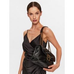 Torebka PINKO. Czarne kopertówki Pinko, bez wzorów, wizytowe, bez dodatków. Za 1,779.00 zł.