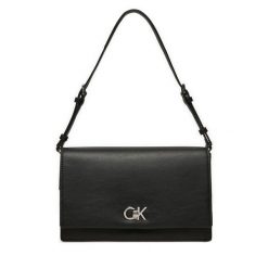 Torebka Calvin Klein. Czarne torebki klasyczne Calvin Klein, bez wzorów, klasyczne, bez dodatków. Za 309.99 zł.