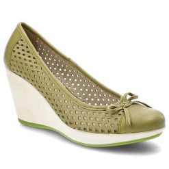 Zielone Półbuty Simen Eleganckie Buty Na Koturnie. Zielone półbuty wsuwane Simen, bez wzorów, z nubiku, eleganckie, bez obcasa, na koturnie. Za 179.00 zł.