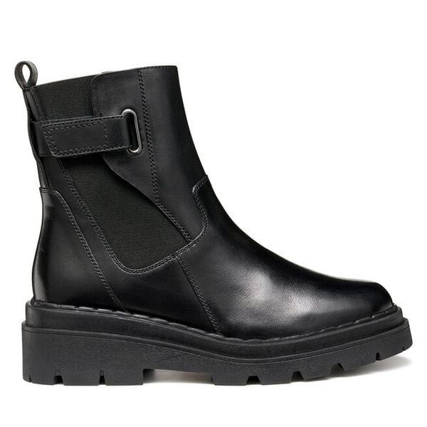 Botki Geox. Czarne botki Geox, bez wzorów, bez obcasa, na płaskiej podeszwie, bez zapięcia. Za 509.99 zł.